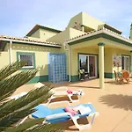 Villa Saint Thomas - Moradia Tranquila Com Piscina Aquecivel Em Carvoeiro 別荘